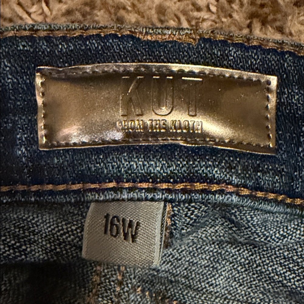 Kut from the Kloth Amy Cropped Straight Leg 16W - Picture 2 of 5